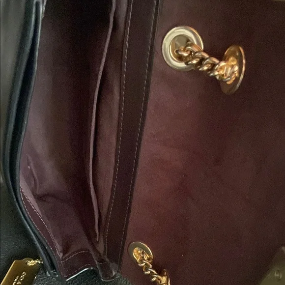 Elegant Black Chain Shoulder Bag - Picture 8 of 9